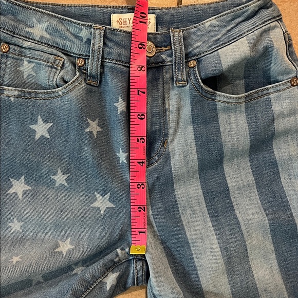 SHYANNE WOMEN'S STARS & STRIPES PRINT HIGH RISE SUPER FLARE JEANS, Sz 26 - Picture 9 of 9